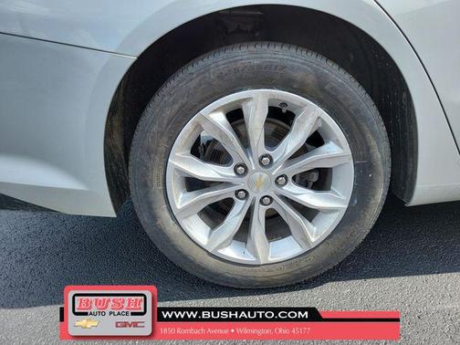 Silver Ice Metallic 2020 Chevrolet Malibu FWD LT