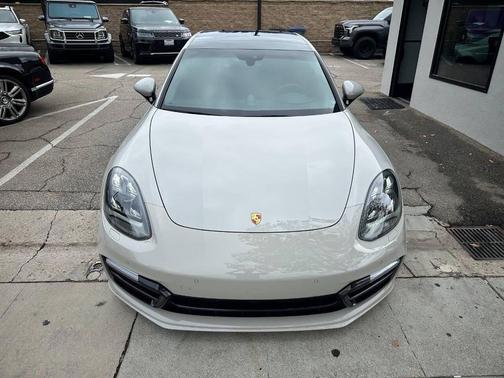 2018 Porsche Panamera Turbo