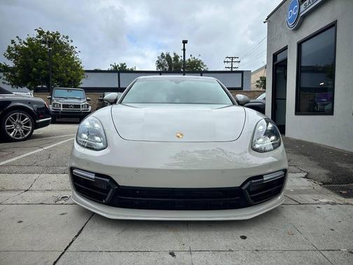 2018 Porsche Panamera Turbo