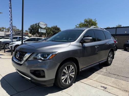 Gray 2018 Nissan Pathfinder S