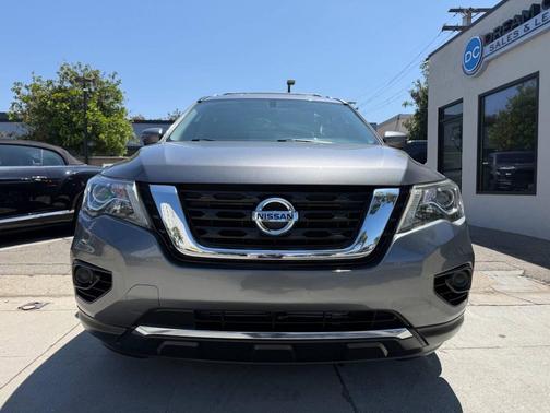 Gray 2018 Nissan Pathfinder S