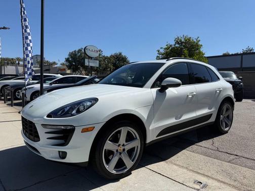 White 2018 Porsche Macan Macan S