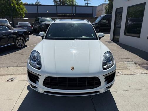 White 2018 Porsche Macan Macan S