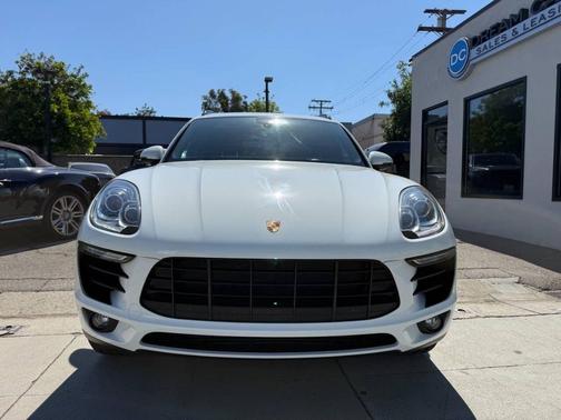 White 2018 Porsche Macan Macan S
