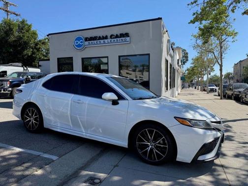 2022 Toyota Camry SE
