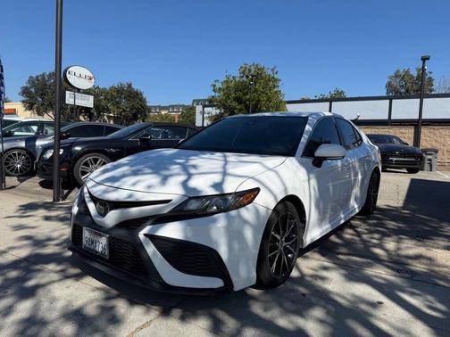 2022 Toyota Camry SE