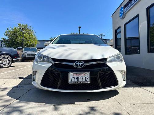 2017 Toyota Camry SE