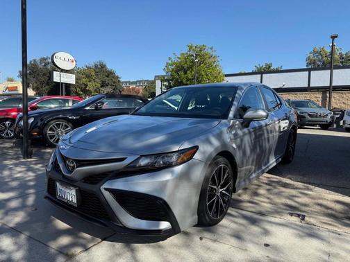 2023 Toyota Camry SE