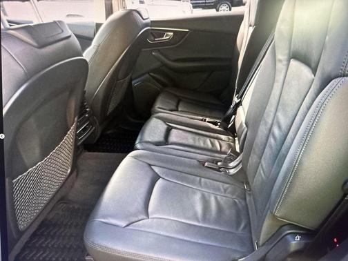 2022 Audi Q7 55 Premium