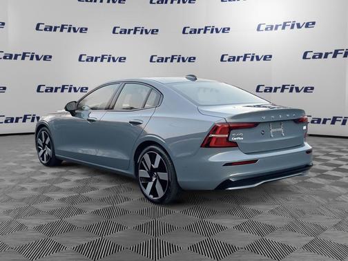 2024 Volvo S60 Recharge Plug-In Hybrid Ultimate