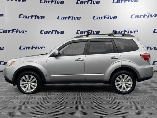 Ice Silver Metallic 2013 Subaru Forester 2.5X Premium