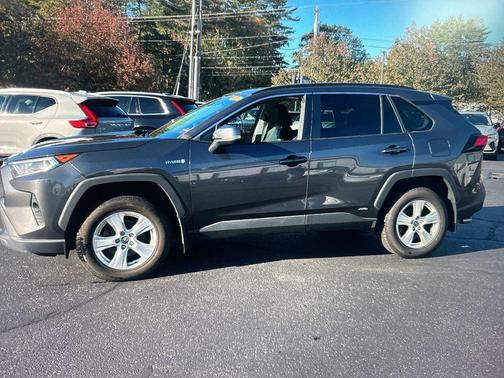2020 Toyota RAV4 Hybrid XLE