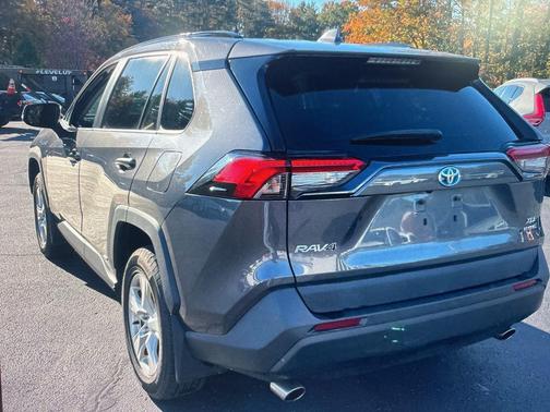 2020 Toyota RAV4 Hybrid XLE