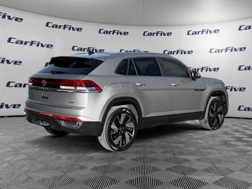 2025 Volkswagen Atlas Cross Sport 2.0T SE w/Technology 4MOTION