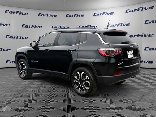Diamond Black Crystal Pearlcoat 2022 Jeep Compass Limited