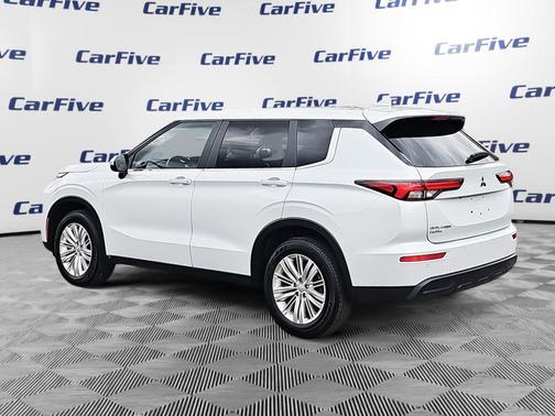 2024 Mitsubishi Outlander ES