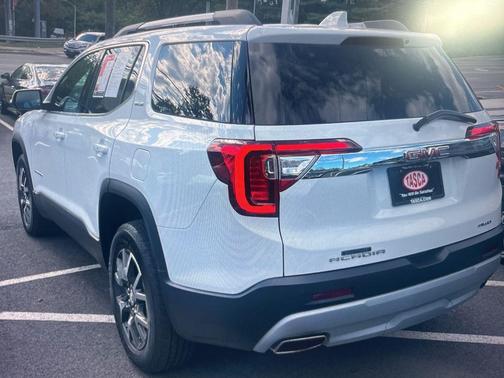 2022 GMC Acadia SLE