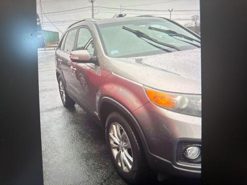 Titanium Silver 2011 Kia Sorento EX