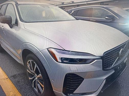 2025 Volvo XC60 B5 Plus