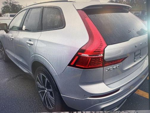 2025 Volvo XC60 B5 Plus