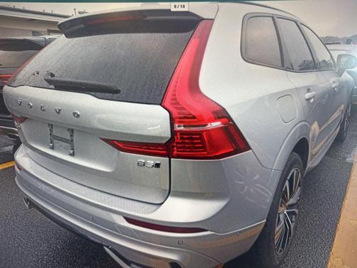 2025 Volvo XC60 B5 Plus