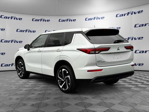 2022 Mitsubishi Outlander ES
