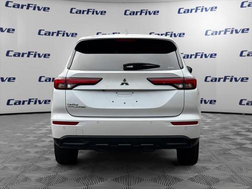 2022 Mitsubishi Outlander ES
