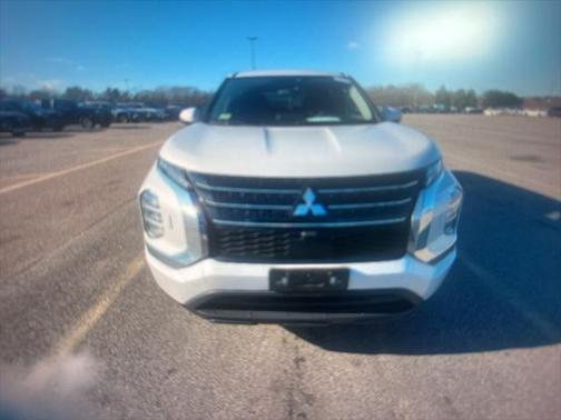 2022 Mitsubishi Outlander ES