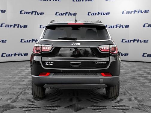 Diamond Black Crystal Pearlcoat 2024 Jeep Compass Limited