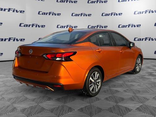 Monarch Orange Pearl Met 2020 Nissan Versa 1.6 SV