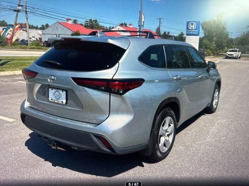 2021 Toyota Highlander LE