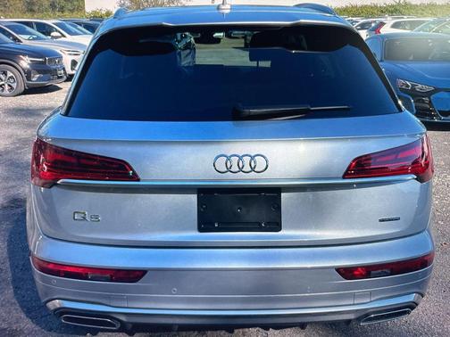 2023 Audi Q5 45 S line Premium