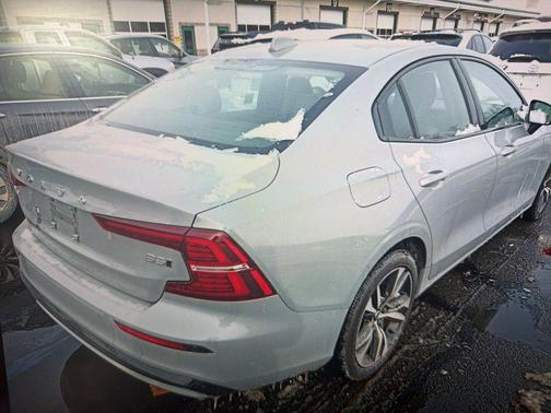 2025 Volvo S60 B5 Core