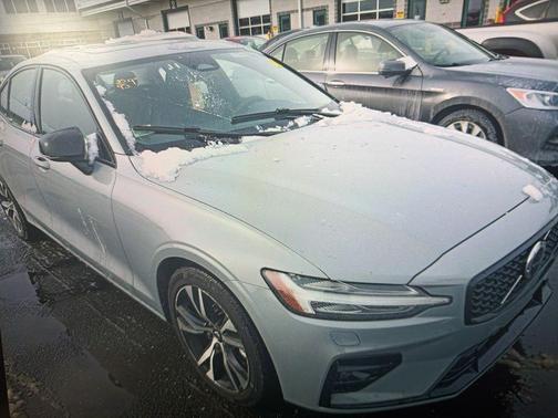 2025 Volvo S60 B5 Core