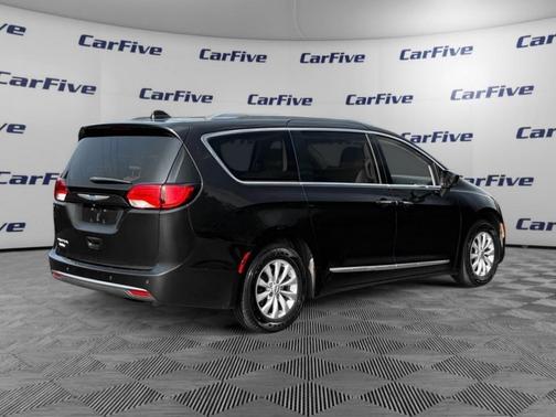 2018 Chrysler Pacifica Touring-L