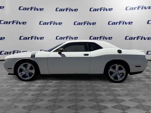 Bright White Clearcoat 2013 Dodge Challenger SXT