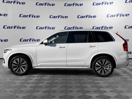 2021 Volvo XC90 T5 Momentum