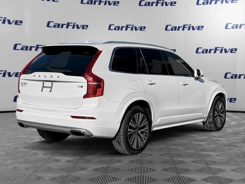 2021 Volvo XC90 T5 Momentum
