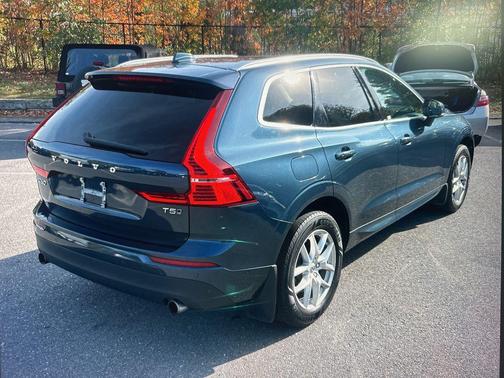 2018 Volvo XC60 T5 Momentum