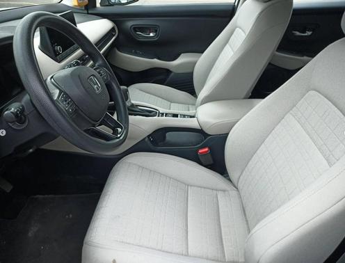 White 2024 Honda HR-V LX