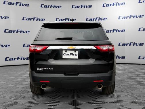 Mosaic Black Metallic 2018 Chevrolet Traverse LS