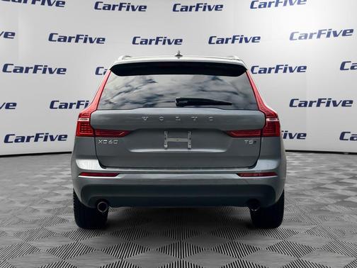 2021 Volvo XC60 T5 Momentum