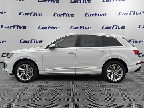 Glacier White 2023 Audi Q7 55 Premium Plus