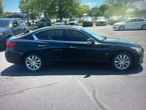 2015 INFINITI Q50 Base