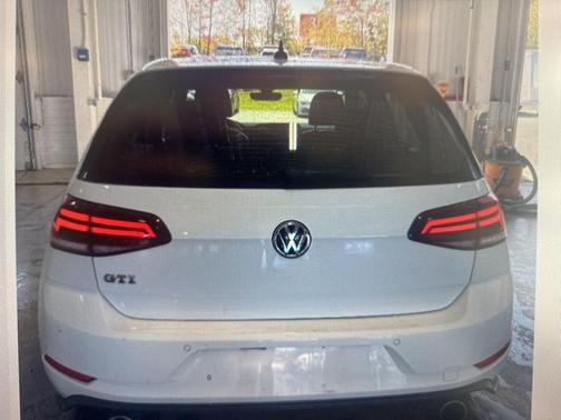 2018 Volkswagen Golf GTI 2.0T S 4-Door