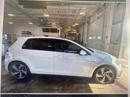 2018 Volkswagen Golf GTI 2.0T S 4-Door