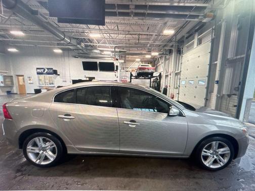 2015 Volvo S60 T5 Premier Plus