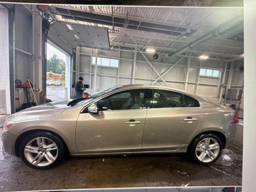 2015 Volvo S60 T5 Premier Plus
