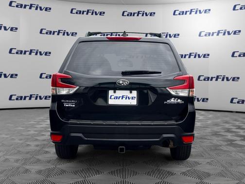 Crystal Black Silica 2020 Subaru Forester Base