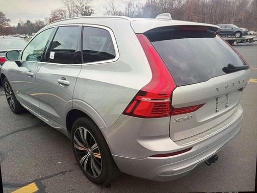 2023 Volvo XC60 B5 Plus Bright Theme